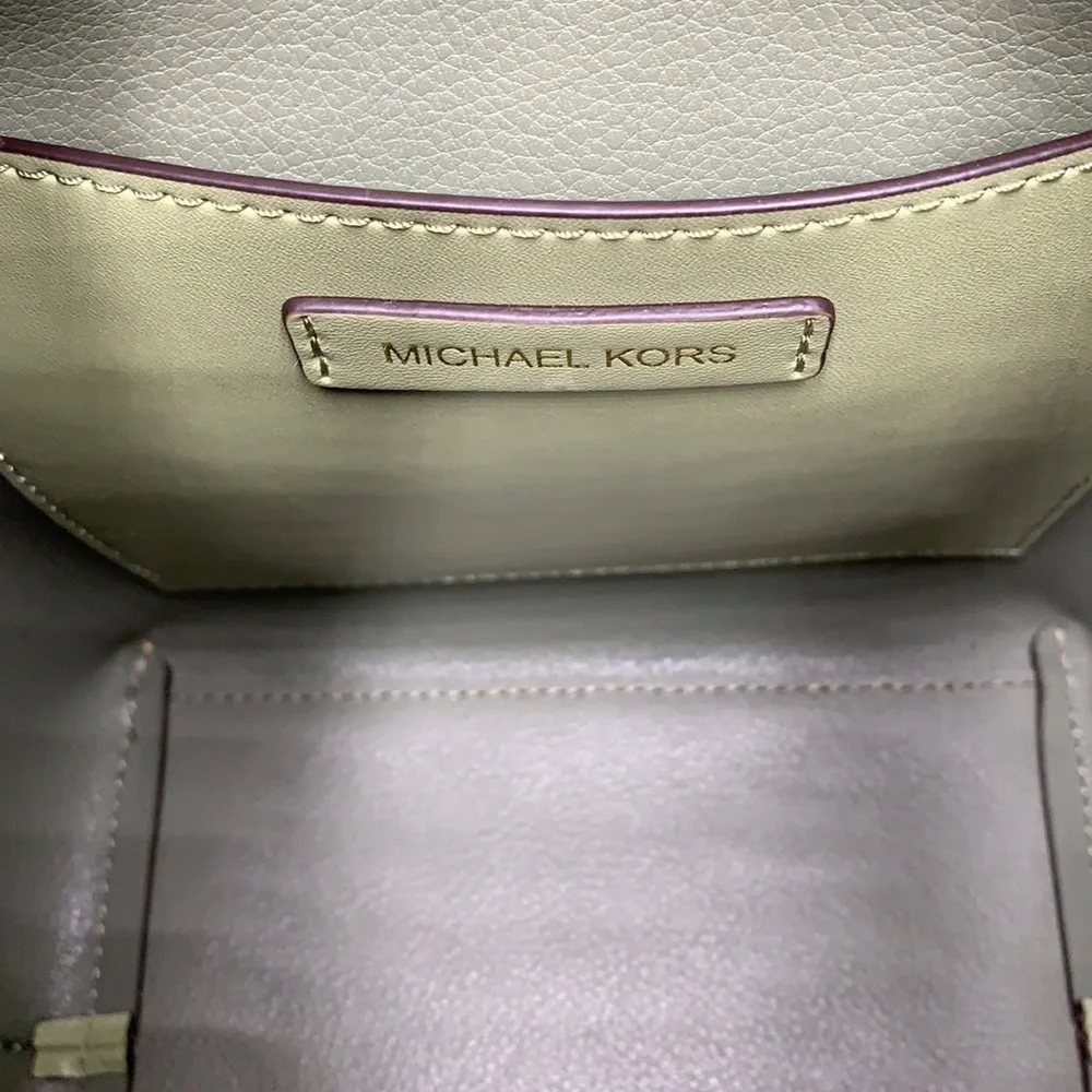 MICHAEL KORS EMILIA SMALL BUCKET BAG MESSENGER LIGHT SAGE COLOR